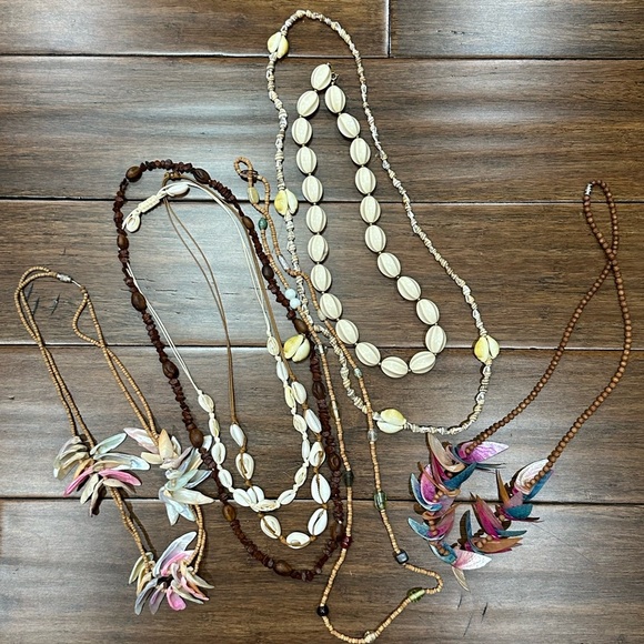 Seashell Beach Multicolor Beaded Shell Necklace Set of 7 - Picture 2 of 5